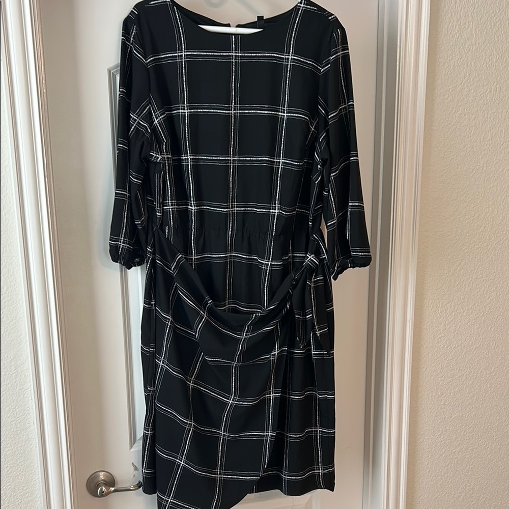 Plus Size Lane Bryant Black and White Asymmetrical Tie Front Dress